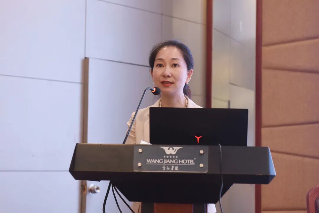 省卫生健康宣教中心副主任刘影对《四川省健康科普专家库管理办法》